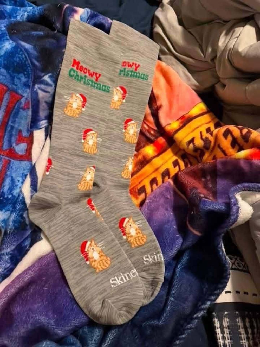 Gray 'Meowy Christmas' Cat Crew Socks